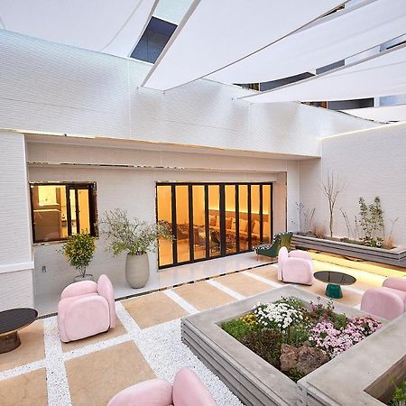 Denbasta Signature Hotel بوسان المظهر الخارجي الصورة