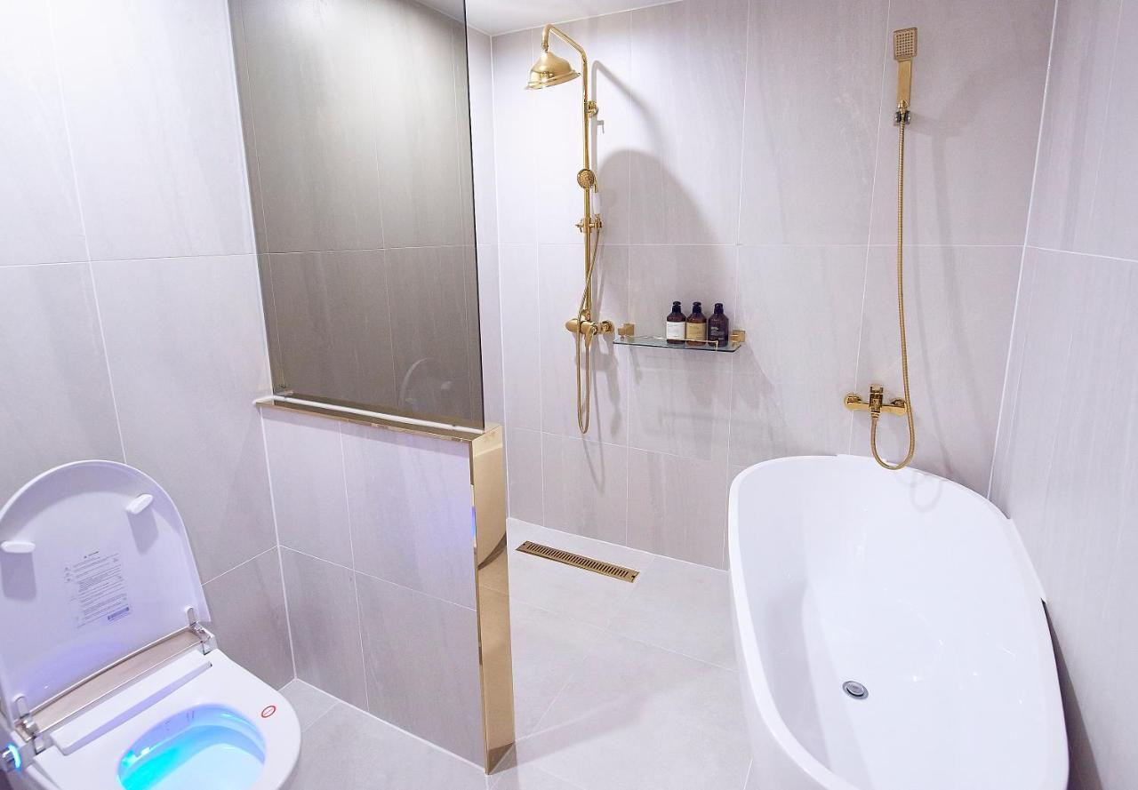 Denbasta Signature Hotel بوسان المظهر الخارجي الصورة