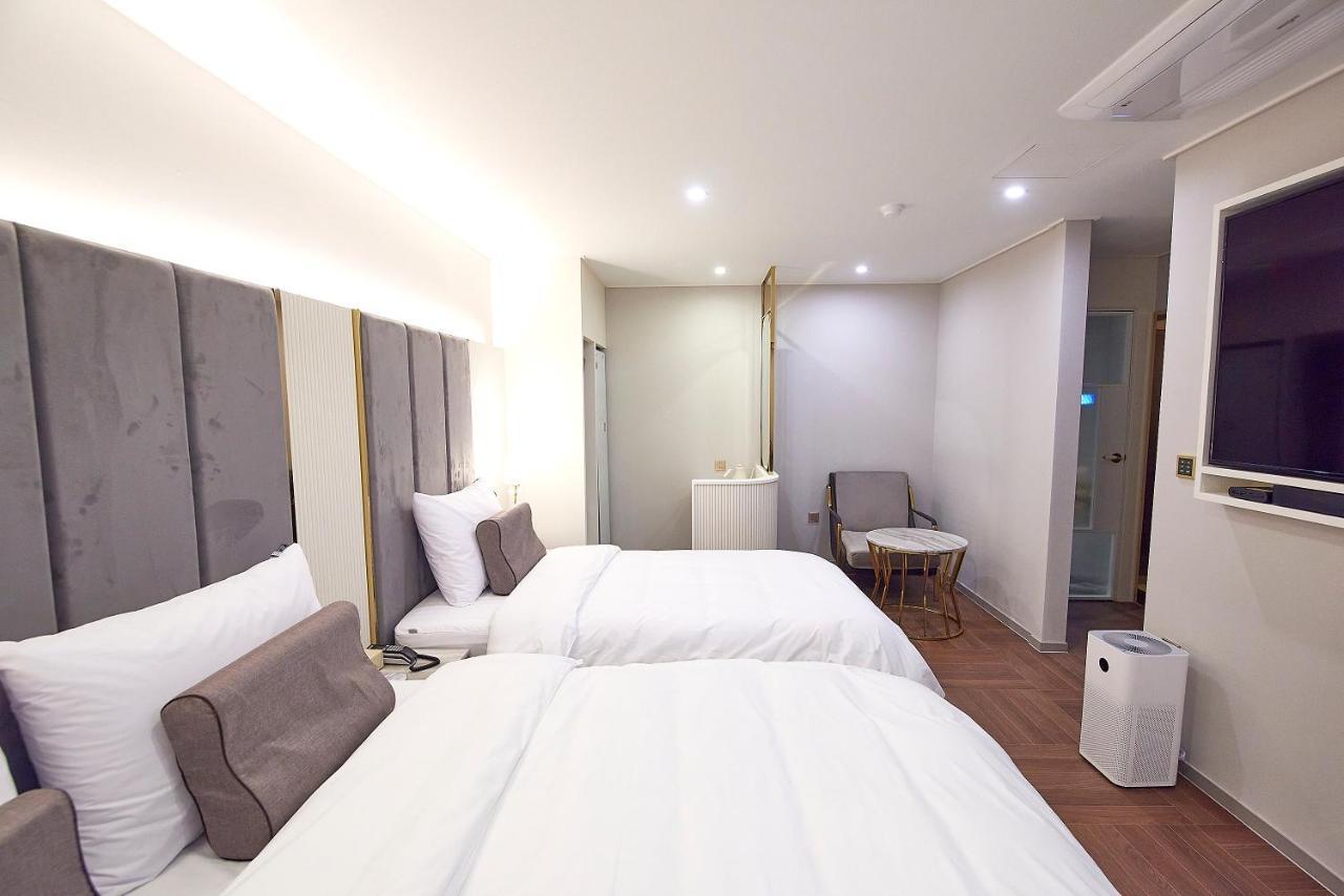 Denbasta Signature Hotel بوسان المظهر الخارجي الصورة