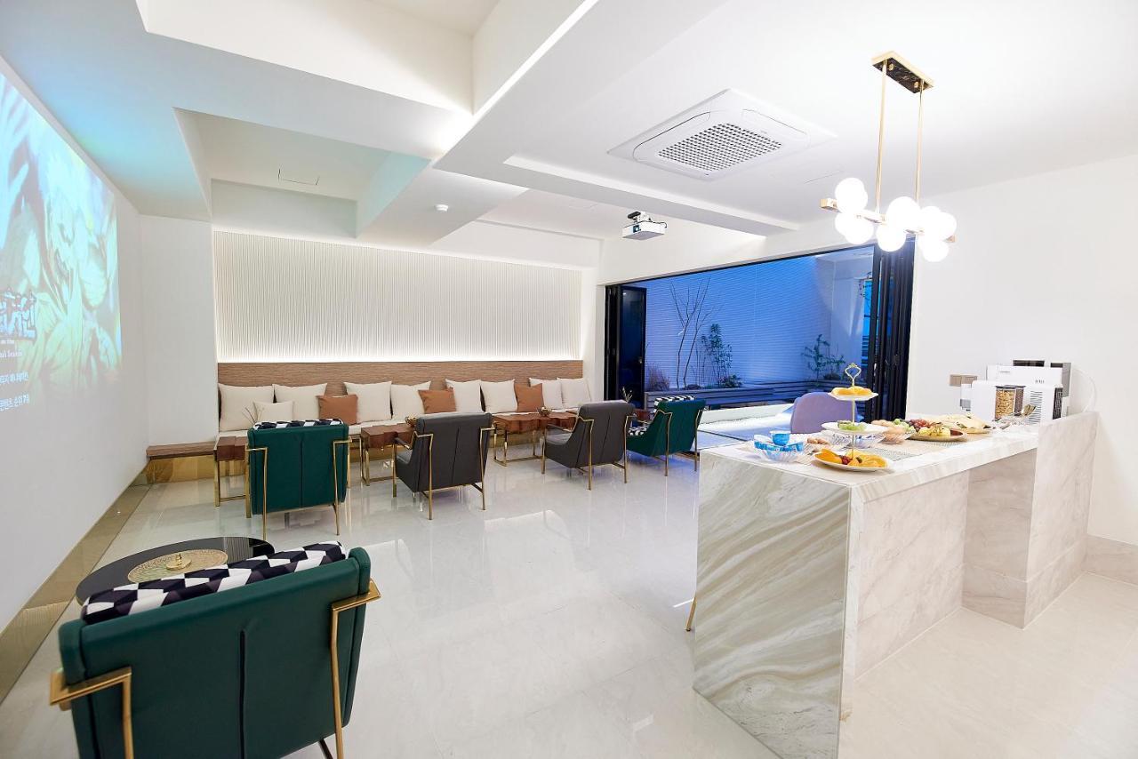 Denbasta Signature Hotel بوسان المظهر الخارجي الصورة